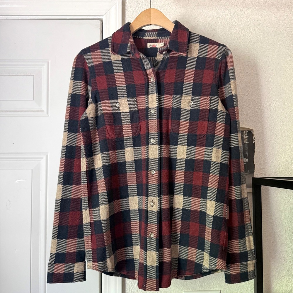 FAHERTY burgundy navy plaid flannel button up long sleeve shirt